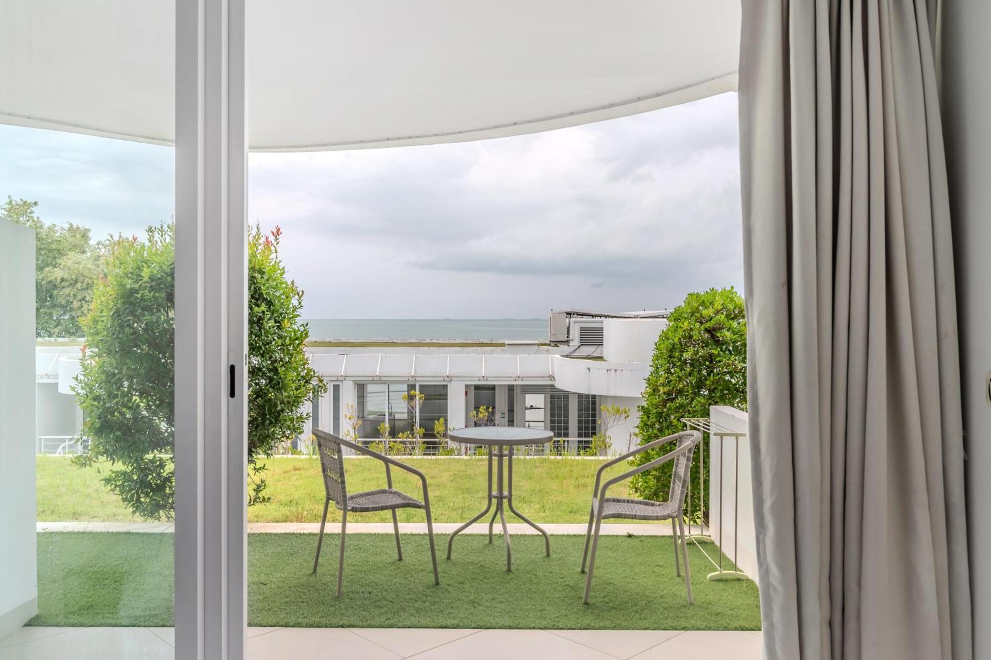 Pure Sunset Beach - Ocean View Room, Pattaya Na Chom Thian Exterior foto